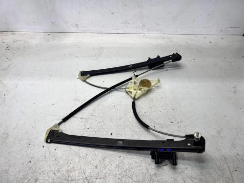 MECHANIZM PODNOSZENIA SZYBY LEWY TYŁ AUDI 4M0839461A