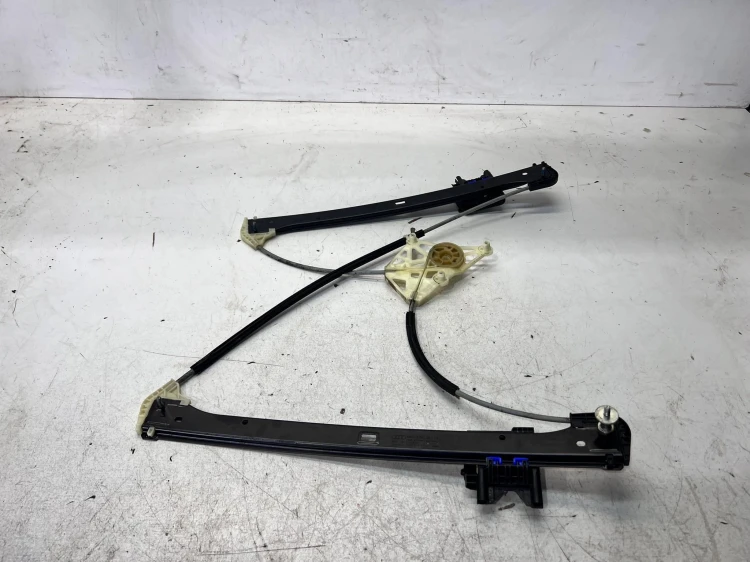 MECHANIZM PODNOSZENIA SZYBY LEWY TYŁ AUDI 4M0839461A