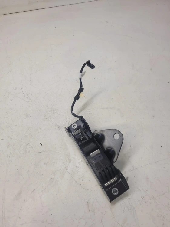 ZAMEK RYGIEL DACHU AUDI A3 8P CABRIO 8P7871443D