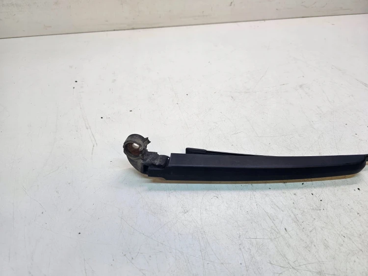 RAMIĘ WYCIERACZKI TYŁ AUDI Q5 8R 8R0955407