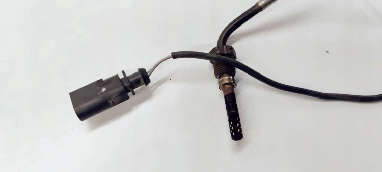 CZUJNIK TEMPERATURY SPALIN AUDI A6 A7 059906088BJ