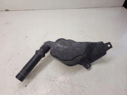 WLEW PŁYNU DO SPRYSKIWACZY AUDI A6 C7 A7 4G2955462