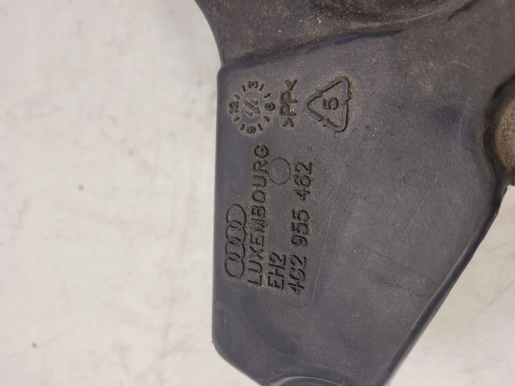 WLEW PŁYNU DO SPRYSKIWACZY AUDI A6 C7 A7 4G2955462