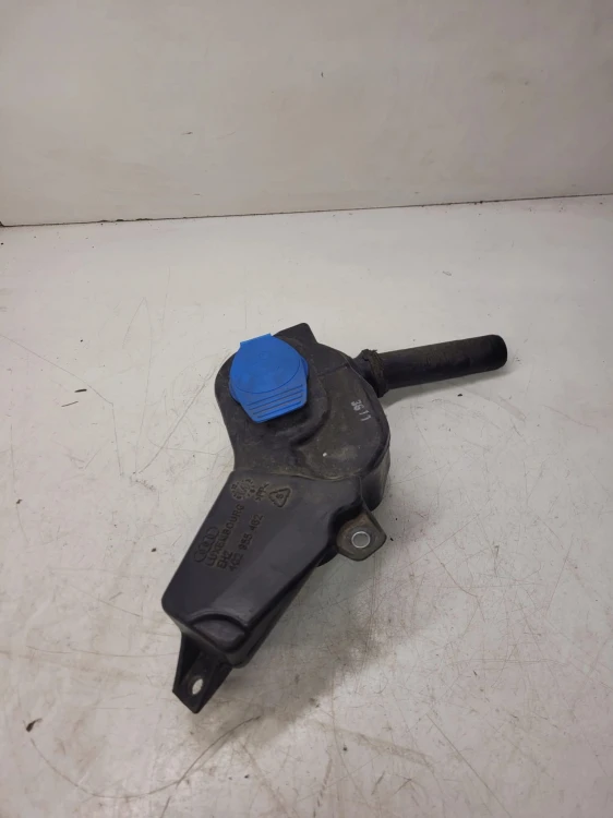 WLEW PŁYNU DO SPRYSKIWACZY AUDI A6 C7 A7 4G2955462