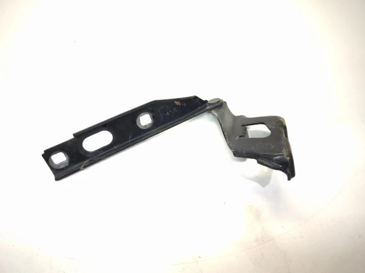 ZAWIAS MASKI PRAWY AUDI A5 8T 8T0823302C
