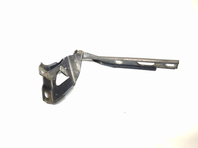 ZAWIAS MASKI PRAWY AUDI A5 8T 8T0823302C