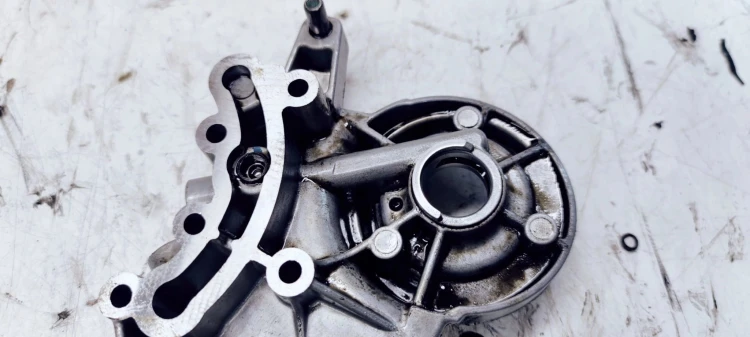 OSŁONA OBUDOWA WAŁKÓW AUDI A4 A5 TFSI 06H103166G 2