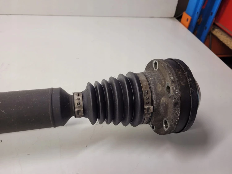 PÓŁOŚ PRAWA AUDI VW SEAT SKODA 1K0407272LF 2LFJ