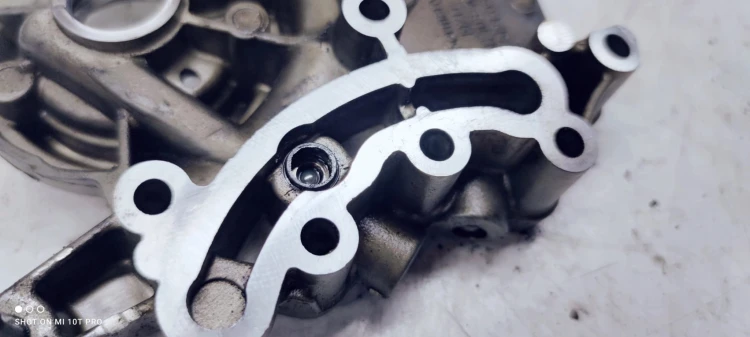 OSŁONA OBUDOWA WAŁKÓW AUDI A4 A5 TFSI 06H103166G
