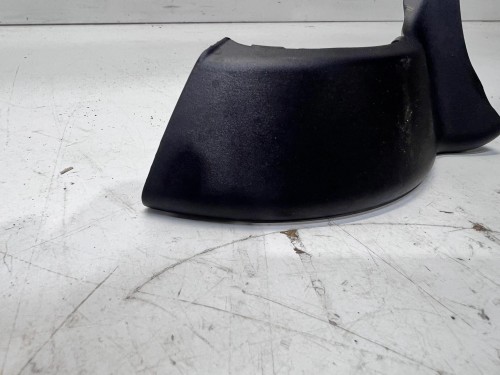 OSŁONA ZAWIASU PRAWY TYŁ AUDI A6 C6 AVANT 4F9827280