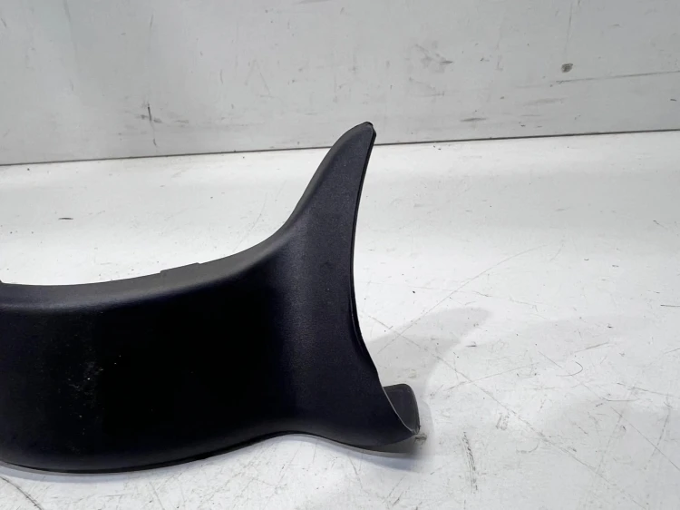 OSŁONA ZAWIASU PRAWY TYŁ AUDI A6 C6 AVANT 4F9827280