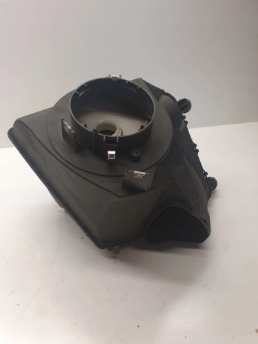 OBUDOWA FILTRA POWIETRZA AUDI A6 C6 4F0133835K 2,8
