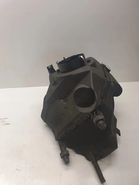 OBUDOWA FILTRA POWIETRZA AUDI A6 C6 4F0133835K 2,8
