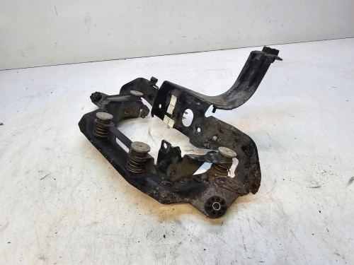 MOCOWANIE KOMPRESORA ZAWIESZENIA AUDI A6 C7 A7 4G0698999