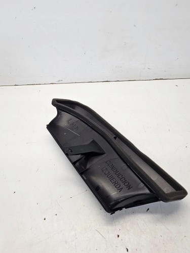 KIEROWNICA POWIETRZA WLOT KANAŁ AUDI Q5 80A FY 80B858431