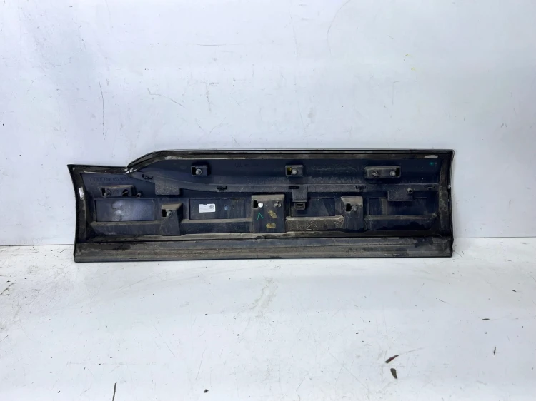 LISTWA DOLNA DRZWI LEWY TYŁ AUDI Q7 4M 4M0853969B LZ7S