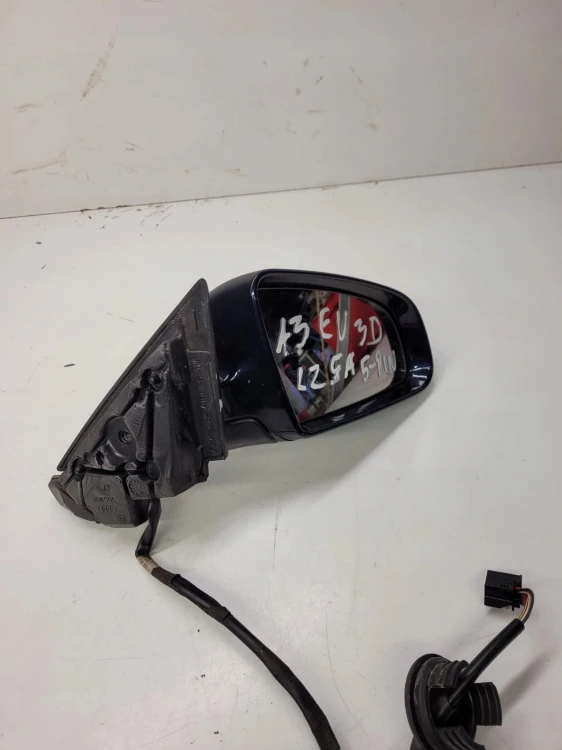 LUSTERKO ZEWNĘTRZNE PRAWE AUDI A3 8P LZ5A 5 PIN