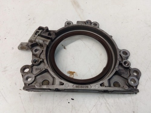 OBUDOWA USZCZELNIACZ WAŁU AUDI VW 04E103173 1.4 T