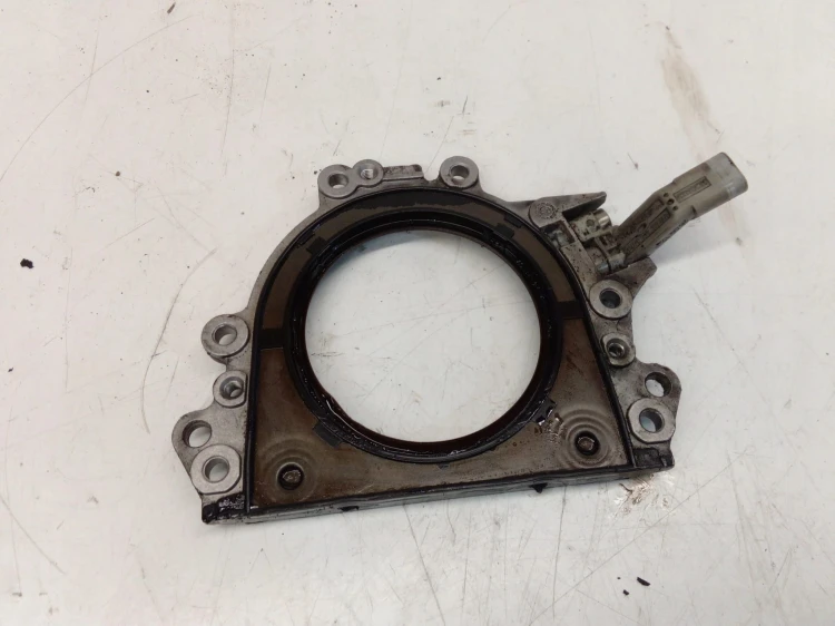 OBUDOWA USZCZELNIACZ WAŁU AUDI VW 04E103173 1.4 T