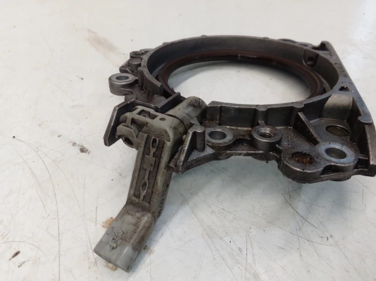 OBUDOWA USZCZELNIACZ WAŁU AUDI VW 04E103173 1.4 T