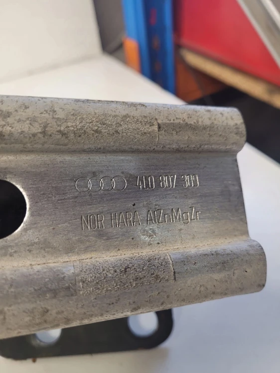 BELKA POD ZDERZAK TYŁ AUDI Q7 4L 4L0807309
