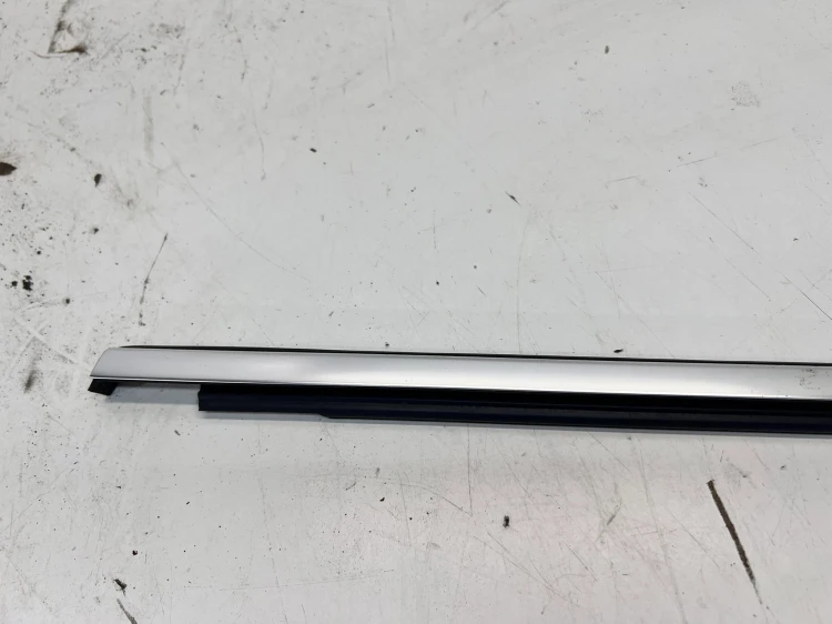 LISTWA CHROM DRZWI LEWY TYŁ AUDI Q7 4M 4M0853763