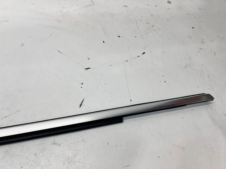 LISTWA CHROM DRZWI LEWY TYŁ AUDI Q7 4M 4M0853763