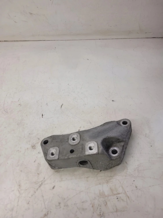 ŁAPA PODUSZKA SILNIKA AUDI Q3 8U 2.0TDI 5N0199117A
