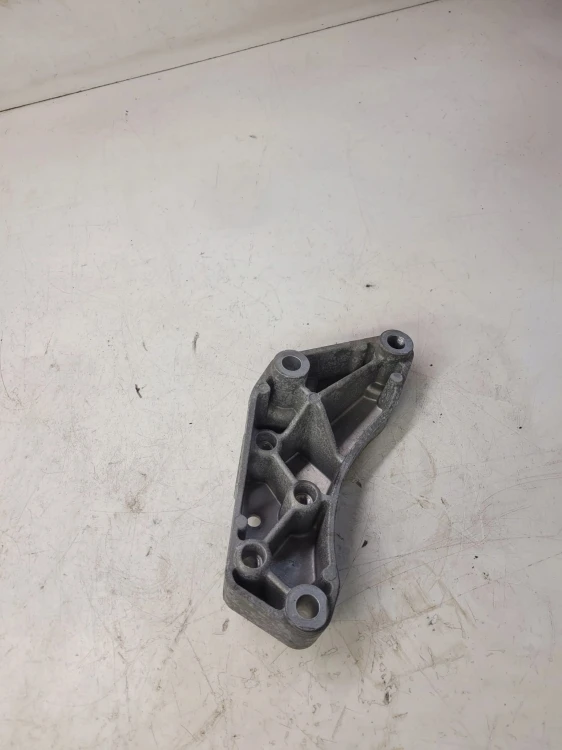 ŁAPA PODUSZKA SILNIKA AUDI Q3 8U 2.0TDI 5N0199117A