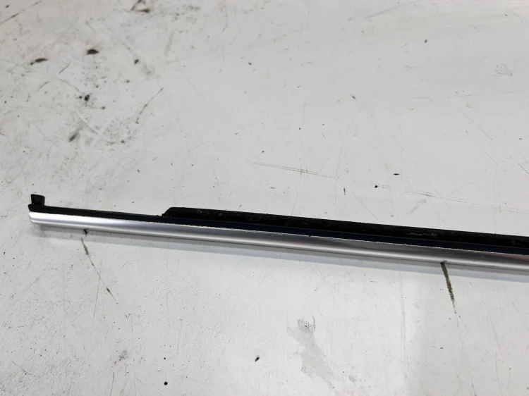 LISTWA CHROM DRZWI LEWY TYŁ AUDI Q7 4M 4M0853763