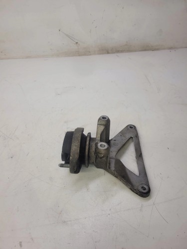 ŁAPA PODUSZKA SKRZYNI AUDI A4 B6 B7 8E0399115J