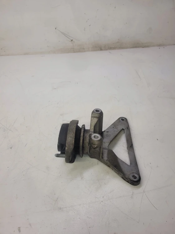 ŁAPA PODUSZKA SKRZYNI AUDI A4 B6 B7 8E0399115J