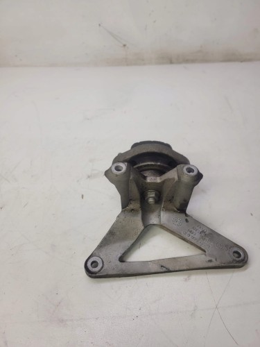 ŁAPA PODUSZKA SKRZYNI AUDI A4 B6 B7 8E0399115J
