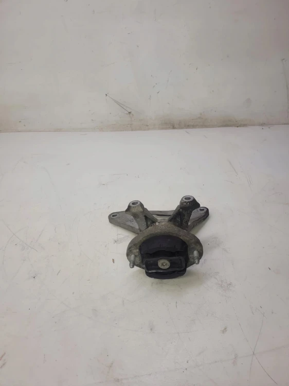 ŁAPA PODUSZKA SKRZYNI AUDI A4 B6 B7 8E0399115J