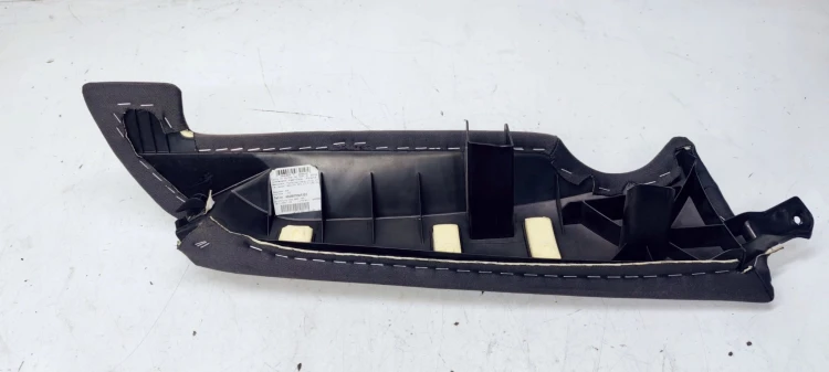 BOCZEK KANAPY TYŁ LEWY MATERIAŁ AUDI A6 C7 SEDAN AVANT KOMBI 4G085703