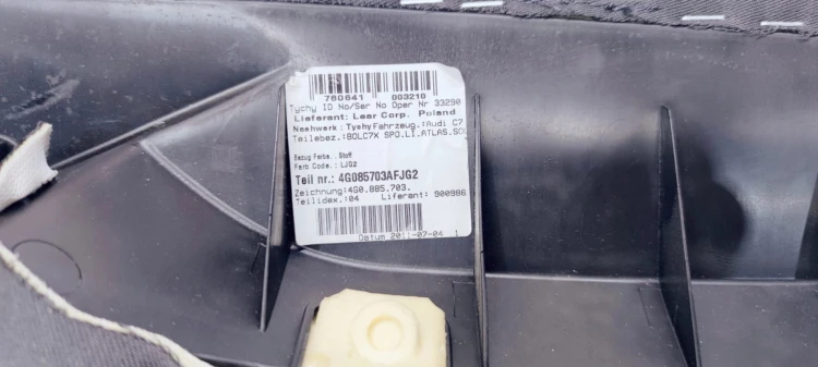 BOCZEK KANAPY TYŁ LEWY MATERIAŁ AUDI A6 C7 SEDAN AVANT KOMBI 4G085703