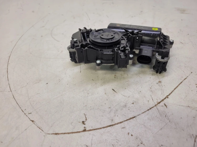 ZAMEK DOCIĄG KLAPY TYŁ AUDI A4 B9 A5 Q7 3V5827887B