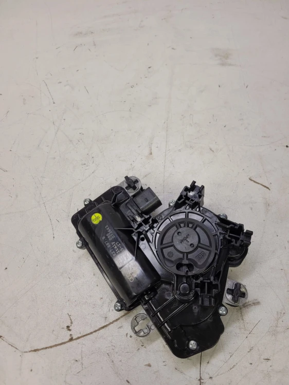 ZAMEK DOCIĄG KLAPY TYŁ AUDI A4 B9 A5 Q7 3V5827887B