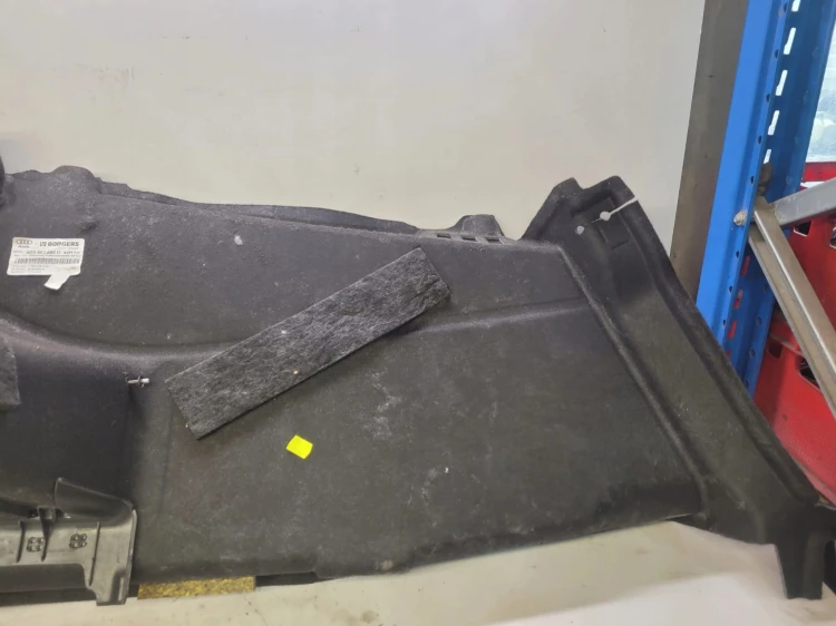 BOCZEK BAGAŻNIKA PRAWY AUDI A6 C7 SEDAN 4G5863888D 44H