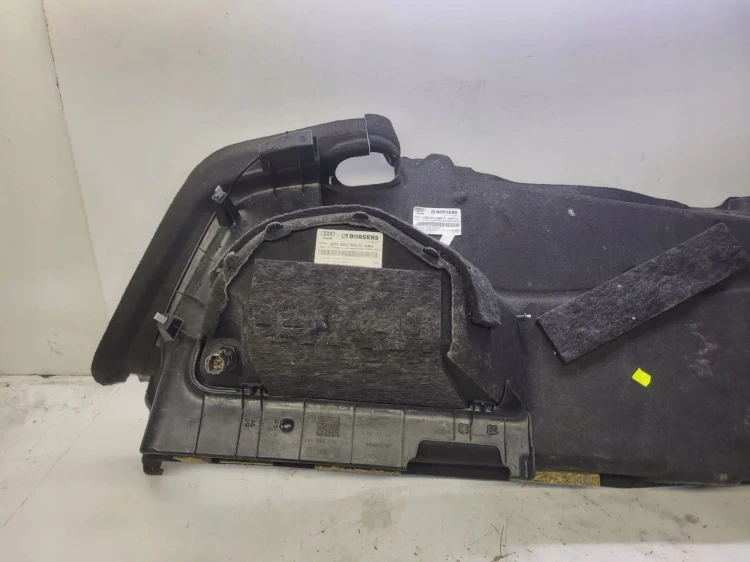 BOCZEK BAGAŻNIKA PRAWY AUDI A6 C7 SEDAN 4G5863888D 44H