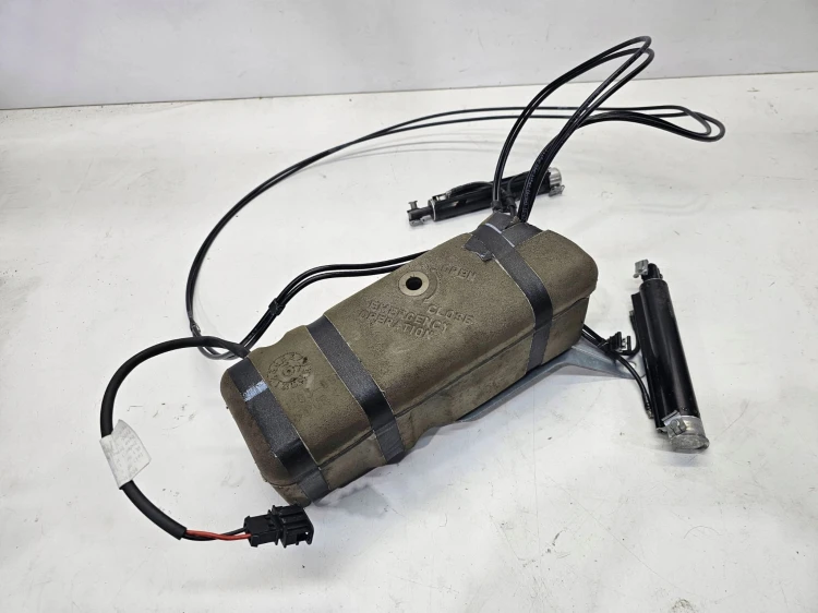 POMPA POMPKA DACHU AUDI A3 8P CABRIO 8P7871791 KOMPLET