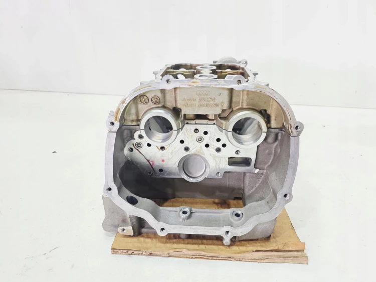 GŁOWICA PRAWA AUDI A4 B7 A6 C6 3.2 FSI 06E103374B 06E103286D