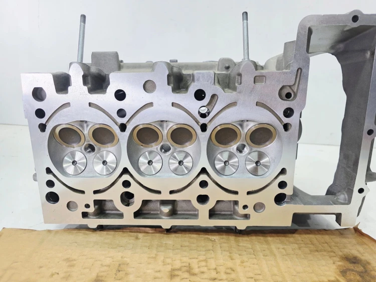 GŁOWICA PRAWA AUDI A4 B7 A6 C6 3.2 FSI 06E103374B 06E103286D