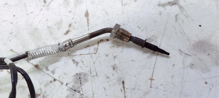 CZUJNIK TEMPERATURY SPALIN AUDI A6 C8 05L906088J
