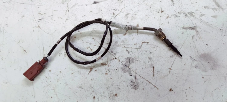 CZUJNIK TEMPERATURY SPALIN AUDI A6 C8 05L906088J