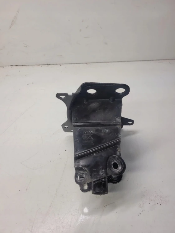 ODBÓJ STREFA ZGNIOTU PRAWA AUDI A3 05-08 8P0807134