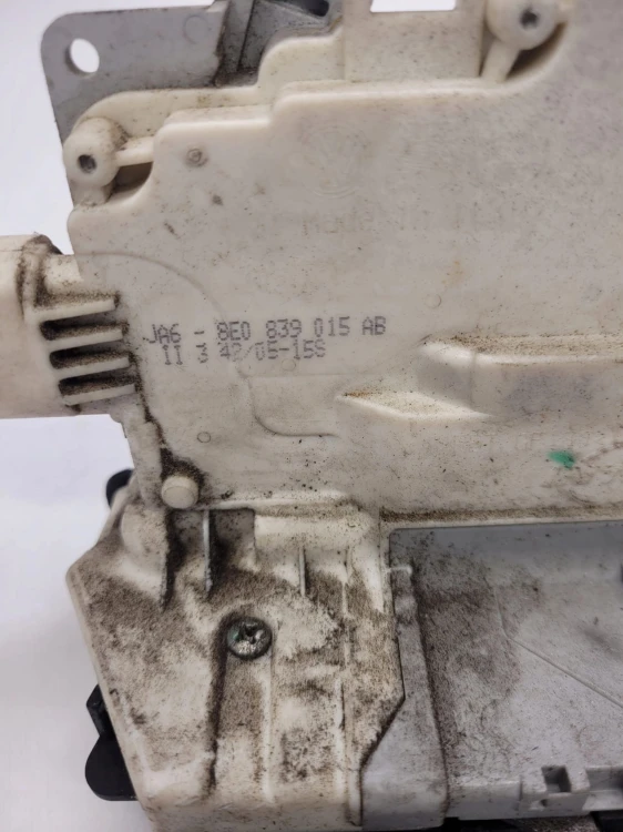 ZAMEK DRZWI LEWY TYŁ AUDI 8E0839015AB 8 PIN