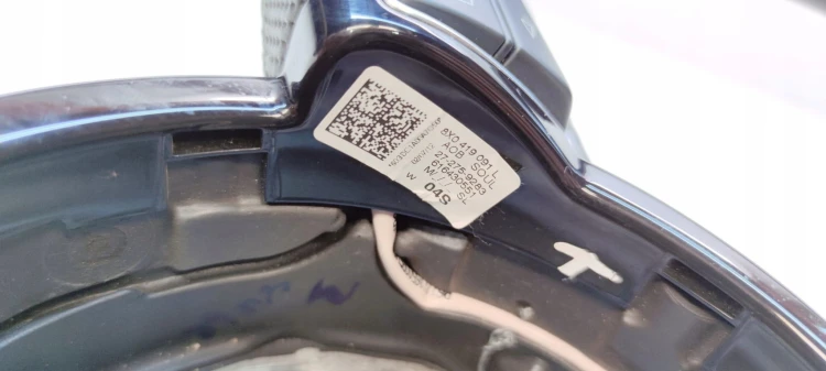 KIEROWNICA S LINE SKÓRA MULTIFUNKCJA AUDI A1 8X A3 8V 8X0419091L AOB