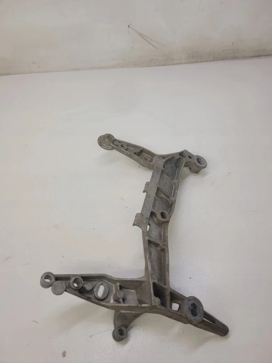 MOCOWANIE KOMPRESORA ZAWIESZENIA AUDI Q7 7L0616879