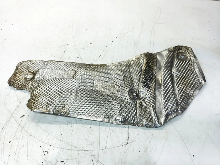 OSŁONA TERMICZNA PODŁUŻNICY LEWA AUDI Q5 8R 8R0804161A